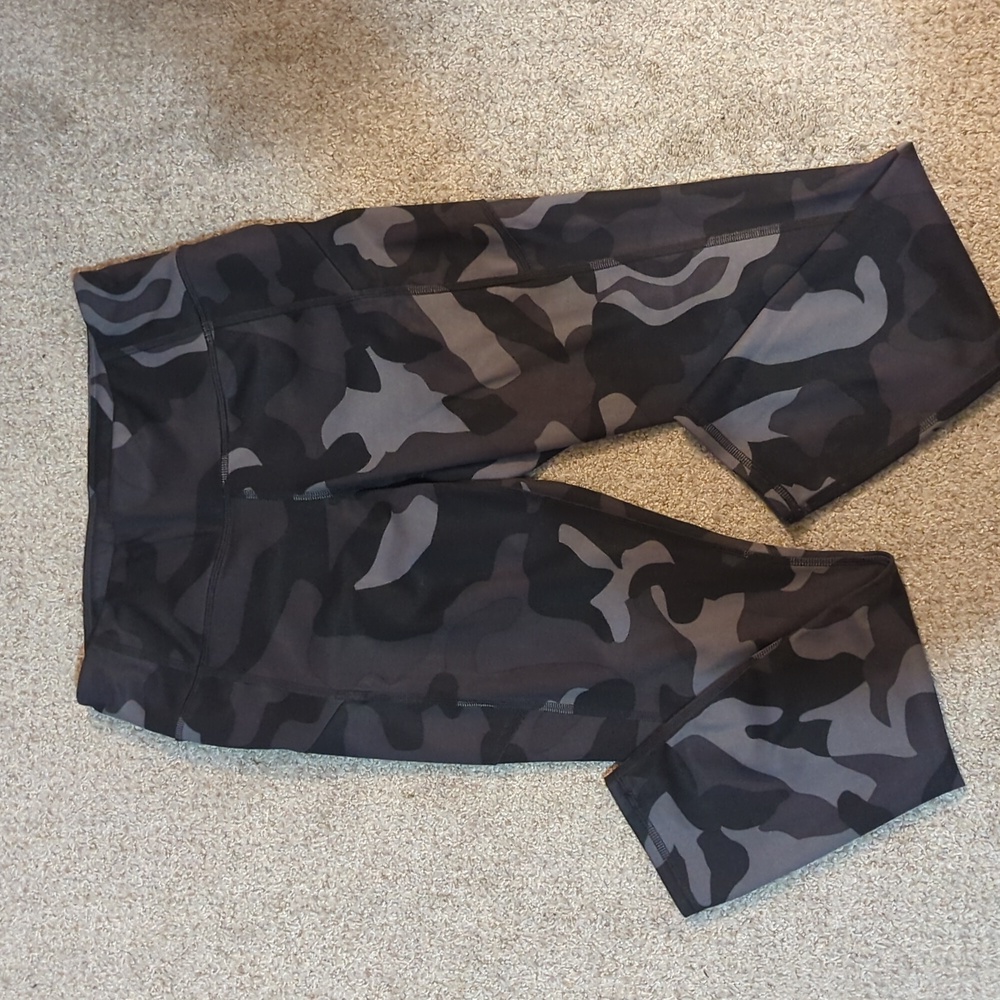 Athleta camo leggings size Small